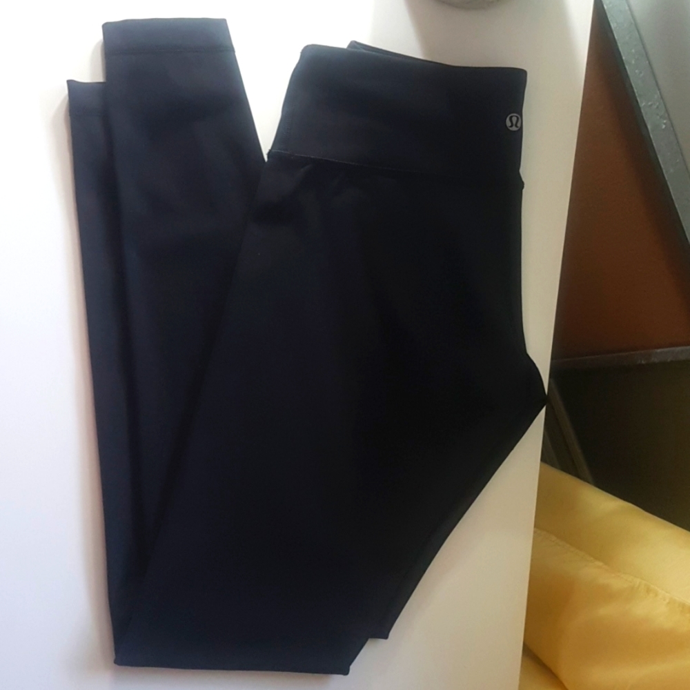 Lululemon size 6